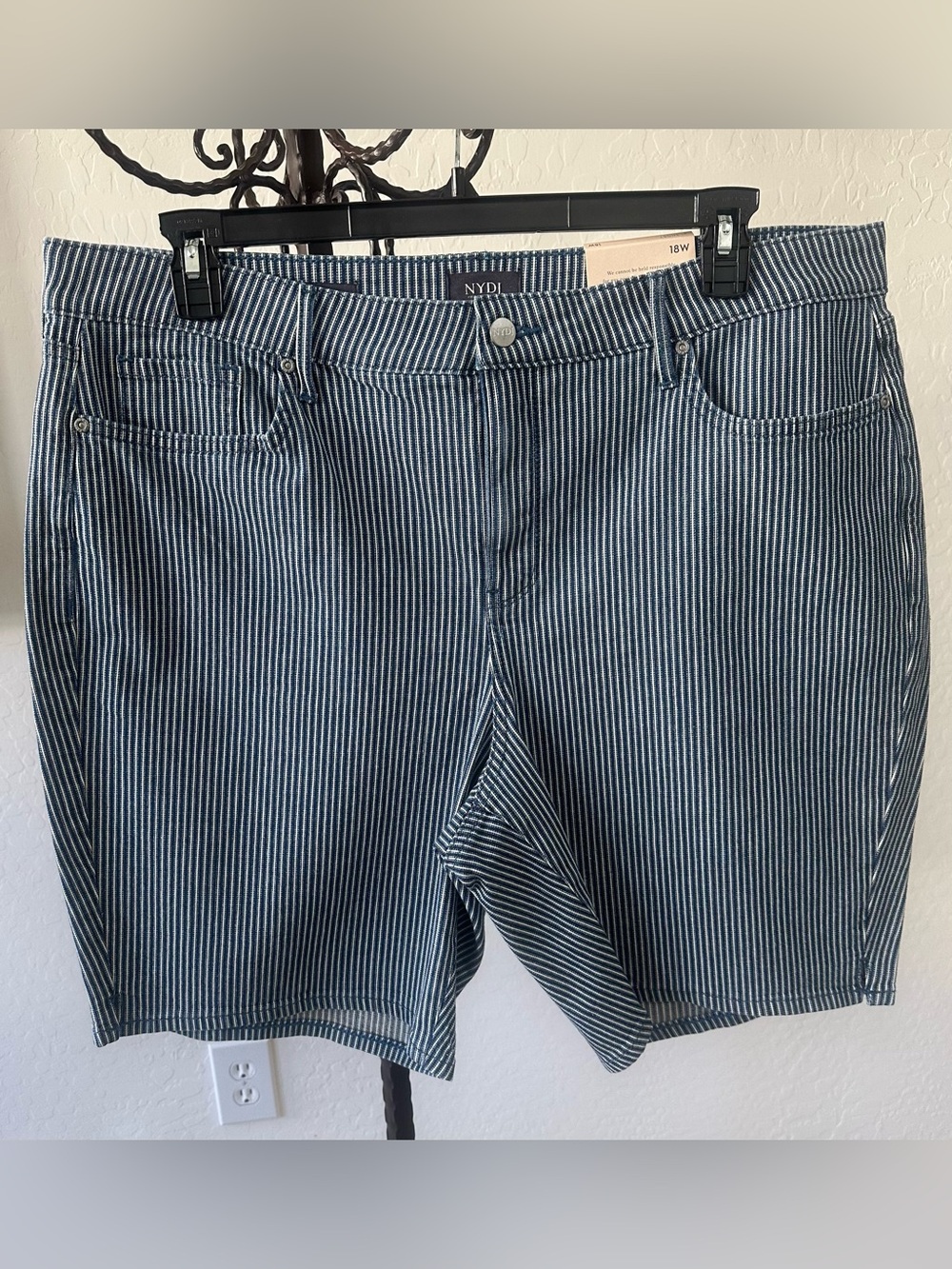 NWT NYDJ Ella Blue Striped Shorts Size 18W